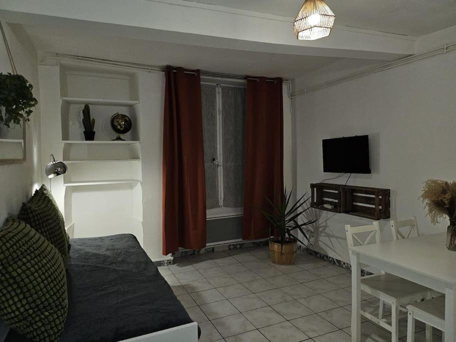 1-Centre-Ville Studio 25M2 Box A Bagages Gratuits Carcassonne Exterior photo