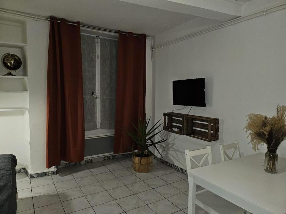 1-Centre-Ville Studio 25M2 Box A Bagages Gratuits Carcassonne Exterior photo